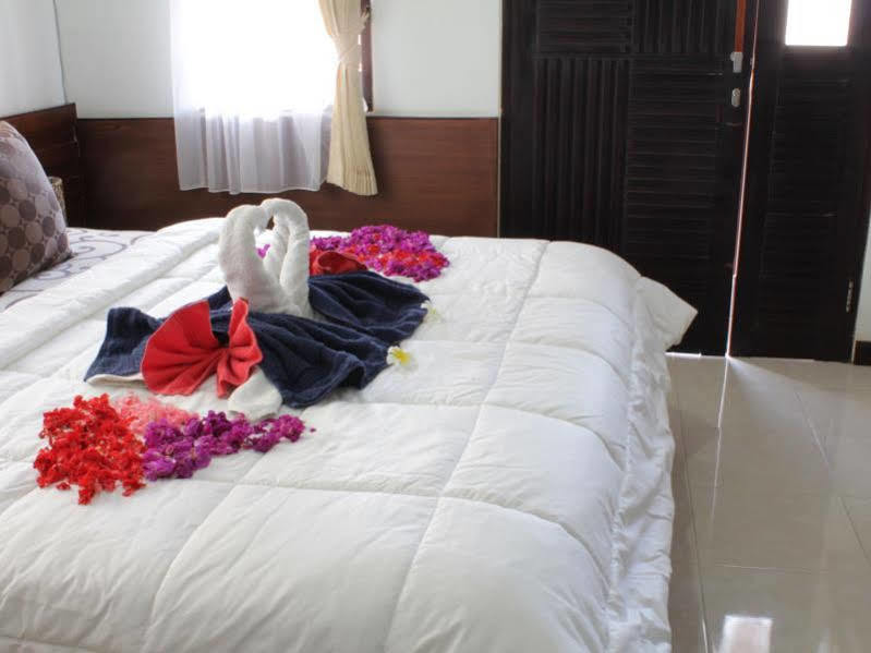 Dedy Beach Inn Kuta Lombok Eksteriør bilde