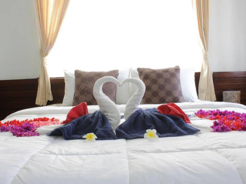 Dedy Beach Inn Kuta Lombok Eksteriør bilde